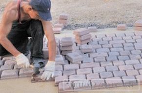 Montarea pavajelor pe beton