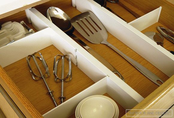 Dividere pentru sertare în mobilă de bucătărie din Ikea - 3